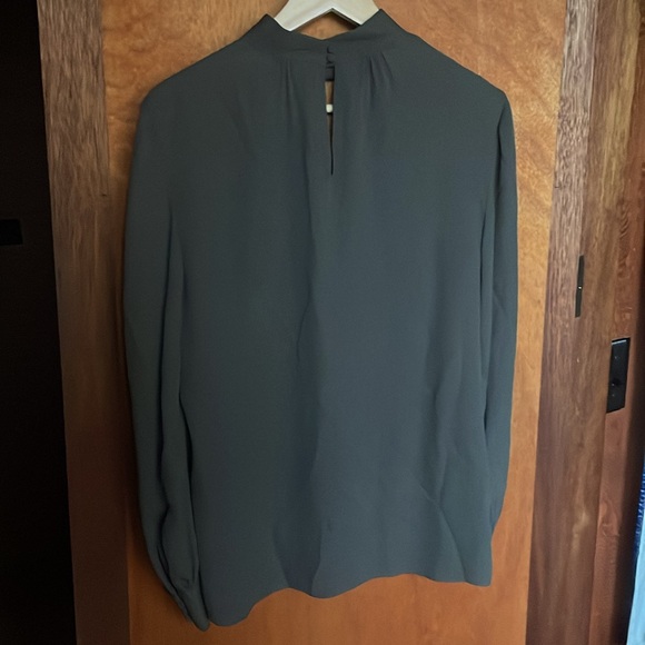 Theory Silk Neck Band Blouse Teak Taupe Keyhole M - Picture 9 of 11